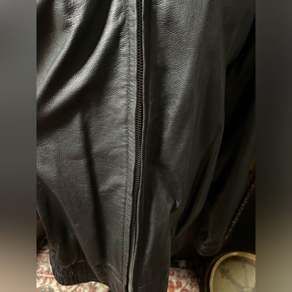 St Johns Bay Black Leather Jacket, Zip Up, Collared and Insulated, Men Size L - Picture 5 of 12